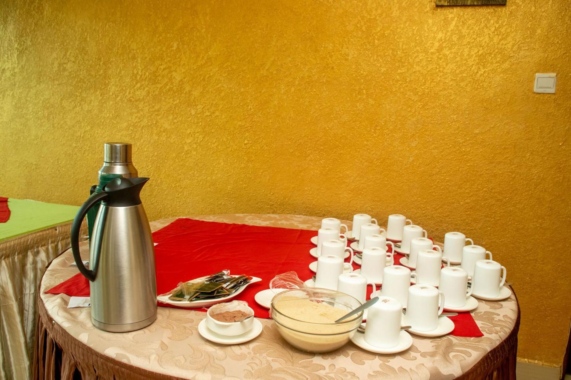 Legacy Hotel And Conference Centre Ltd ナクル エクステリア 写真