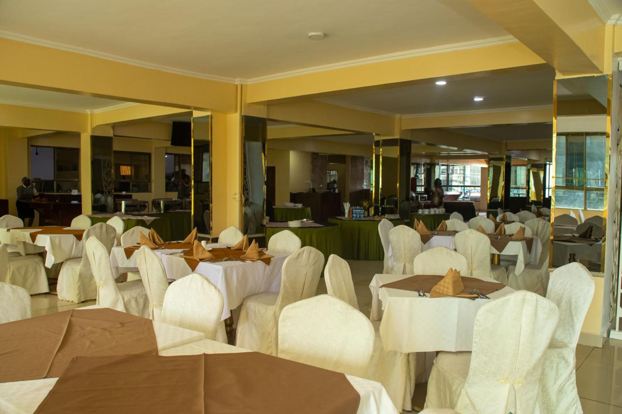 Legacy Hotel And Conference Centre Ltd ナクル エクステリア 写真