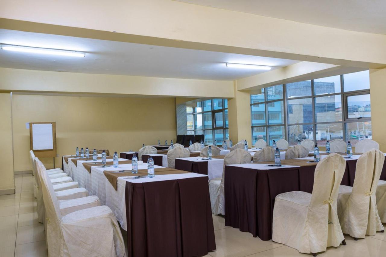 Legacy Hotel And Conference Centre Ltd ナクル エクステリア 写真